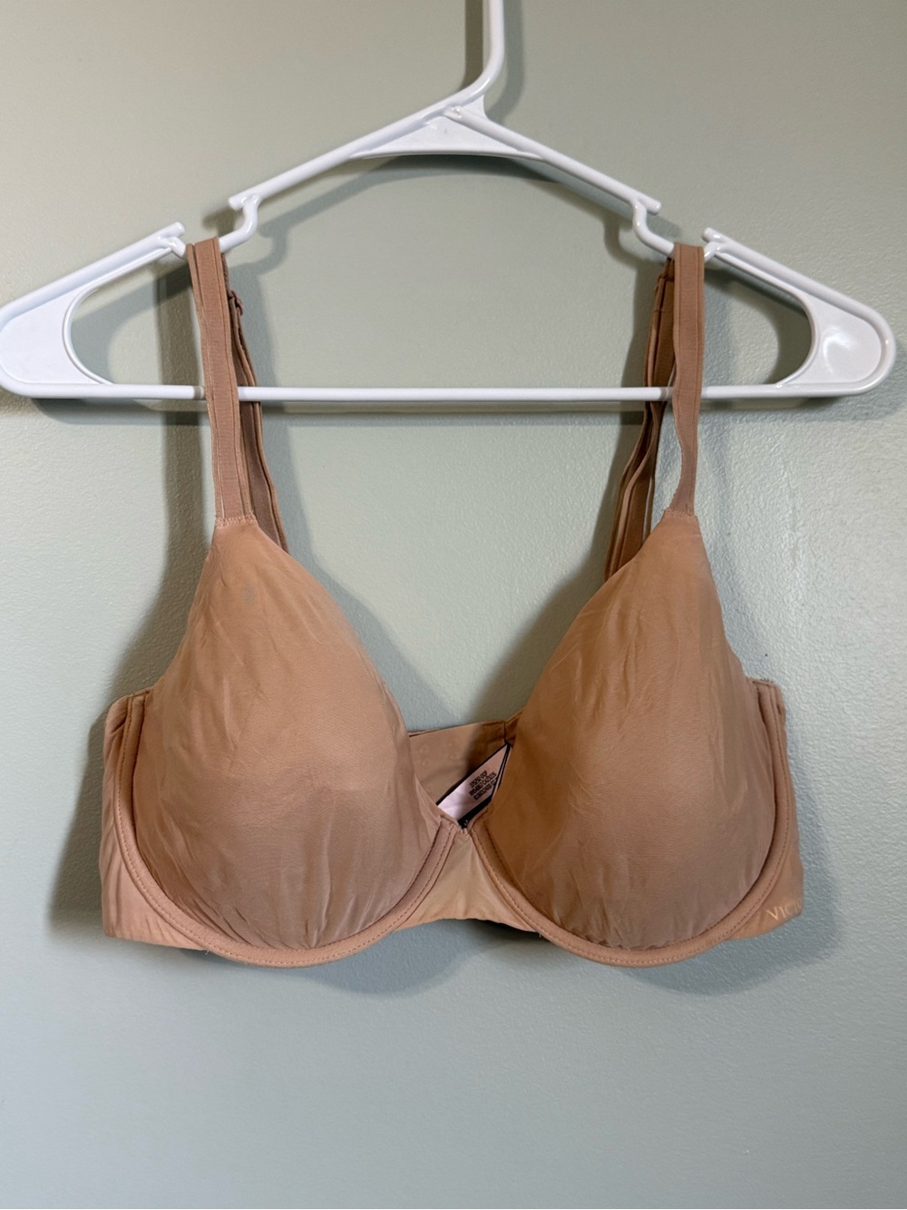 Victoria's Secret Body by Victoria Lined Perfect Coverage T-Shirt Bra Nude 34DD